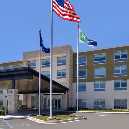 Holiday Inn Express & Suites Farmington Hills - Detroit By Ihg Exterior foto