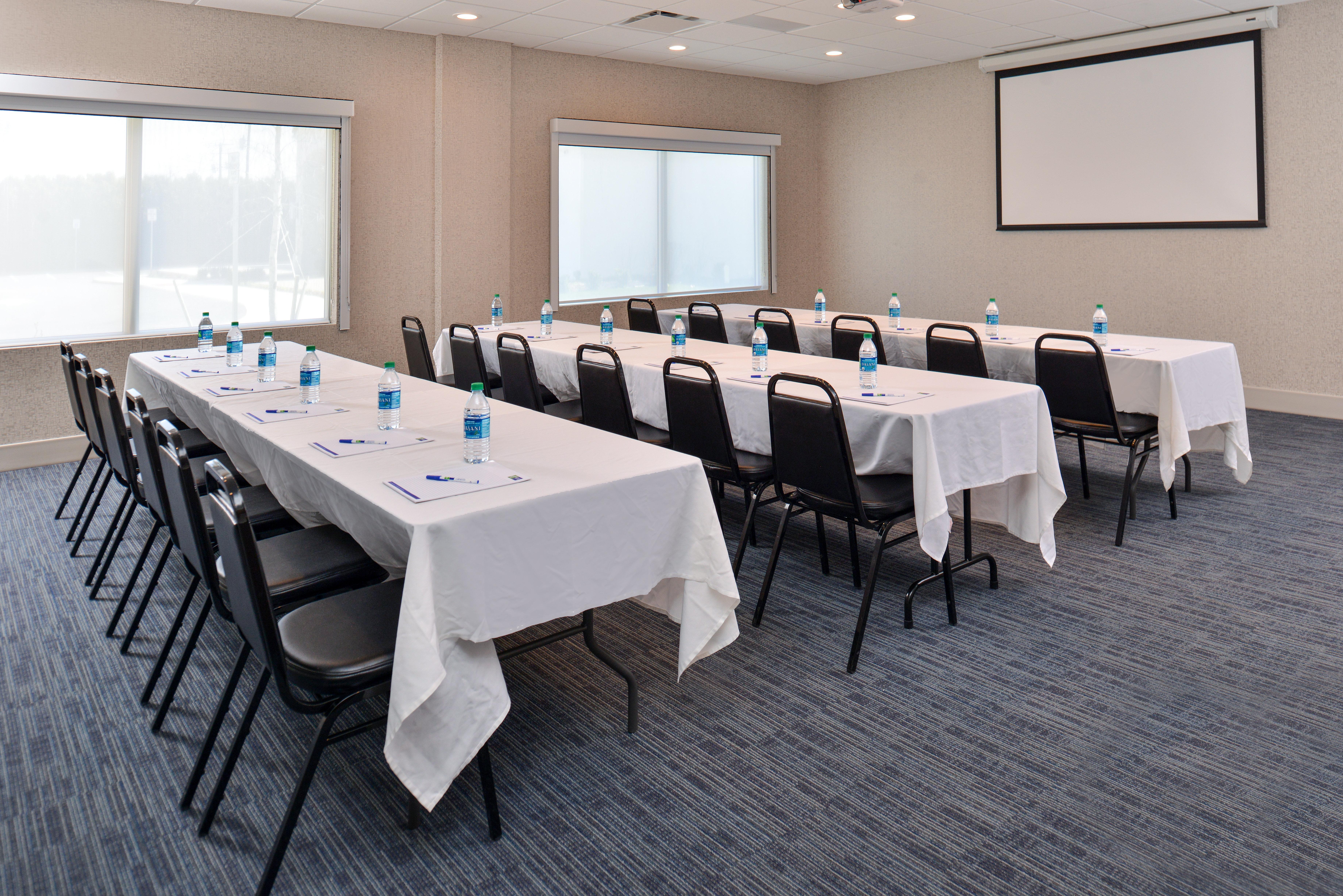 Holiday Inn Express & Suites Farmington Hills - Detroit By Ihg Exterior foto